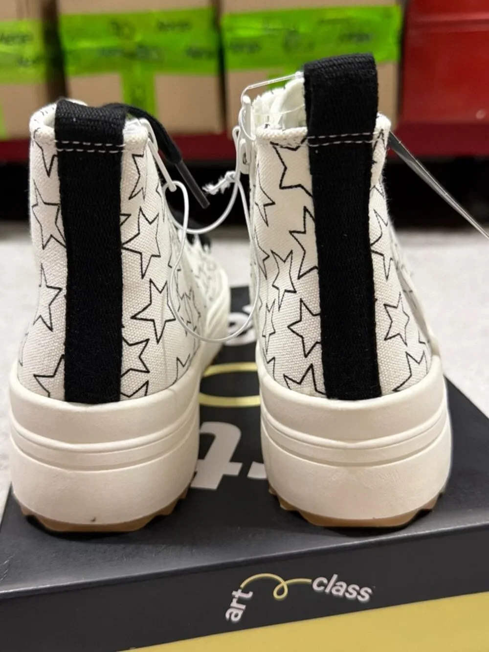 Art Class Kids' Youth Size 5 Blakely Stars High-Top Sneakers Lace-Up White